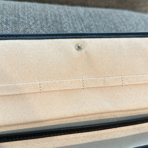 Mejuri jewlery travel case - Picture 7 of 16